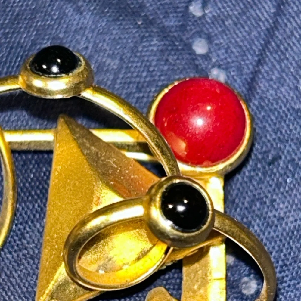 G.N. Buonanno Vintage Gold Brooch with Multicolor Accents - Picture 5 of 7